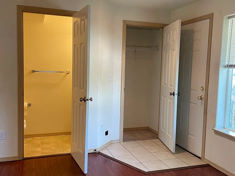 704 90th St SW #A — Photo 4