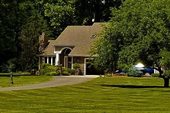 Home w/ Detached on 2 acres