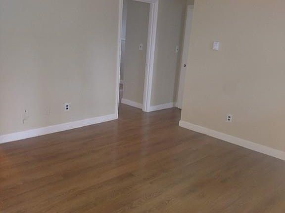 5th image of 296 Emerson Ave #2