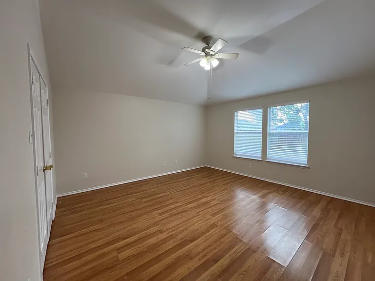 2909 Windhaven Dr — Photo 9