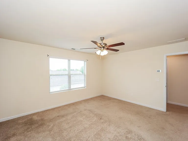 380 Hamilton Pointe Dr — Photo 10