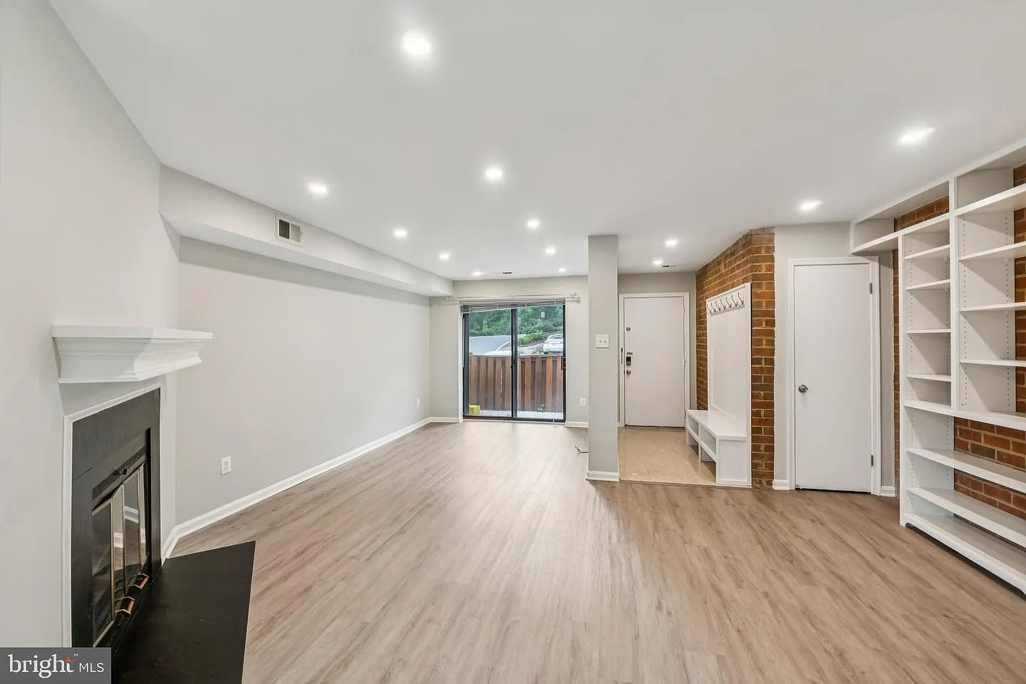 2 bed, 1409 sqft, $2,850 — Photo 4
