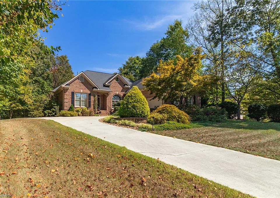 1st image of 2704 Currieton Ct