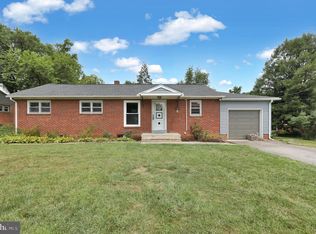 49 Delp Rd, Lancaster, PA 17601