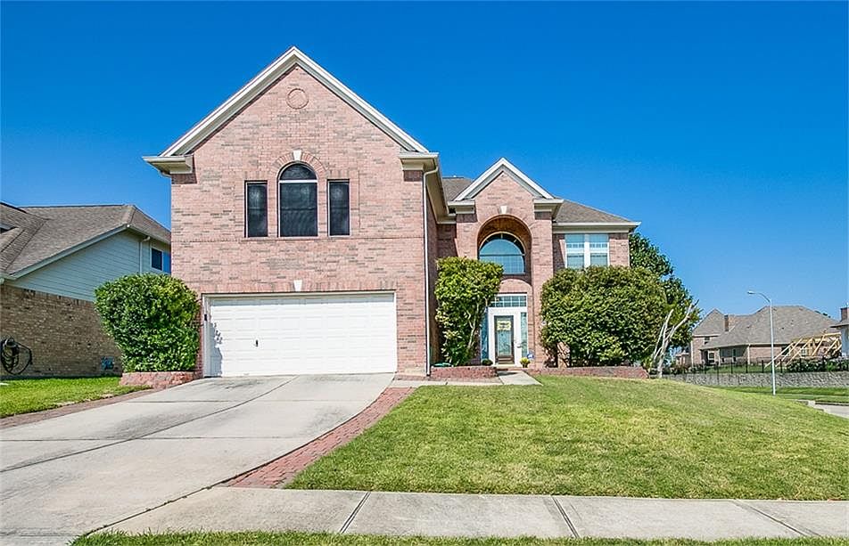 1st image of 122 Marina Oaks Dr
