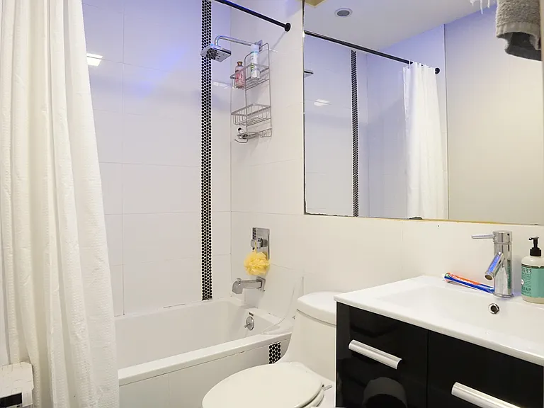 814 Saint Johns Pl #2F — Photo 8