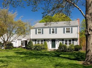 4 Ridgewood Rd, Barrington, RI 02806