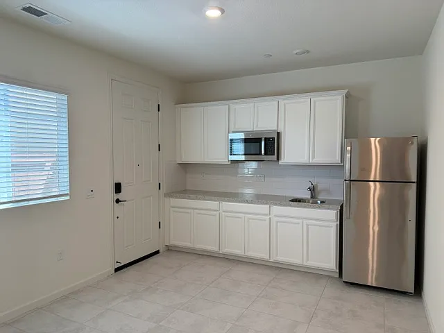 1 bed, $1,700 — Photo 4