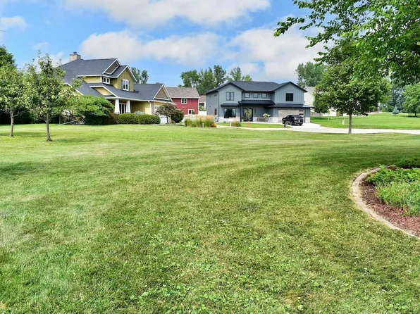 55 Crestview Cir, Winona, MN 55987