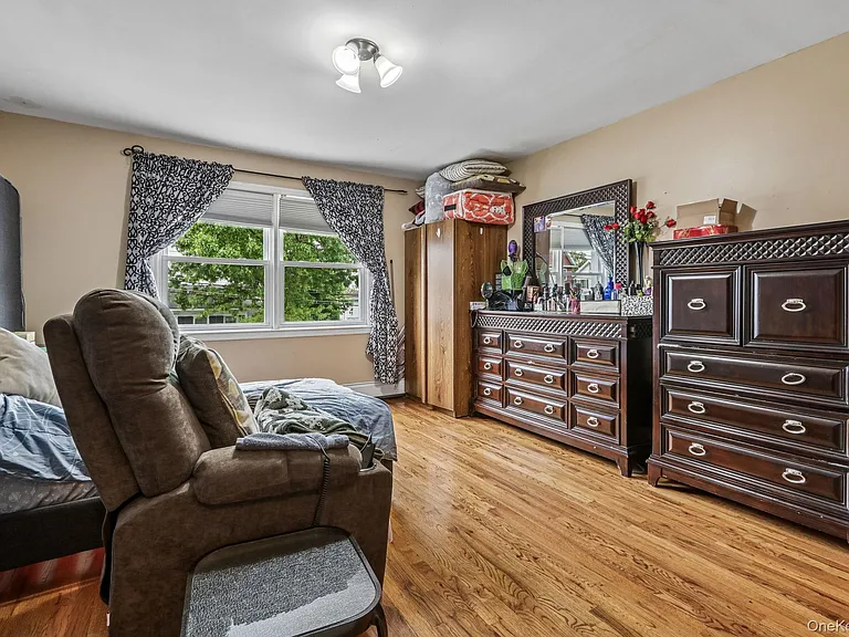 583 Bellevue Ave N #1 — Photo 12