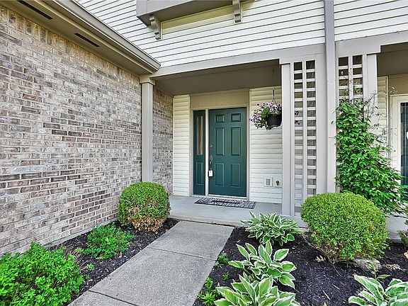 3rd image of 8606 Timber Park Dr