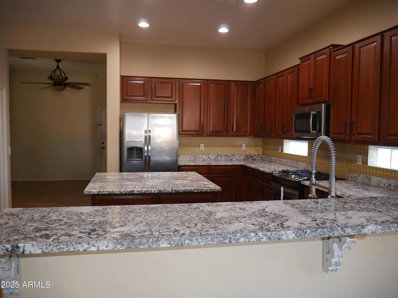 4 bed, 3.0 bath, 1843 sqft, $1,895 — Photo 4