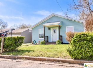 306 Edna St, Yoakum, TX 77964