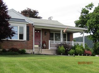 1920 Mountain Rd, Hamburg, PA 19526