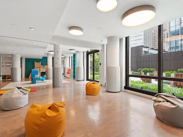 101 Warren Street image 19 of 20