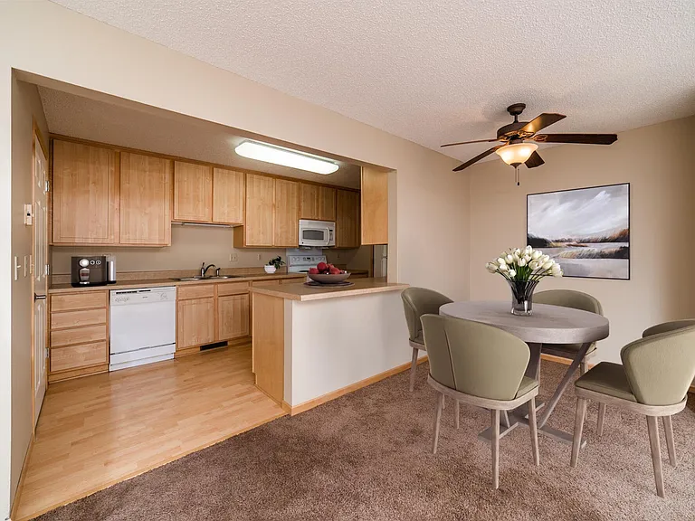 Parkwood Heights Apartments — Photo 6