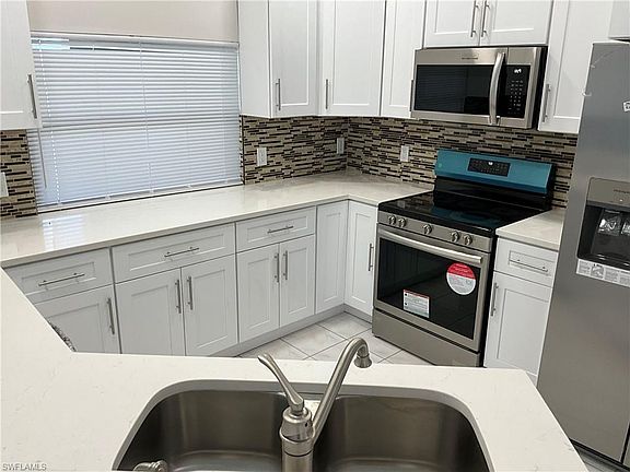 3rd image of 106 NE 20th Pl