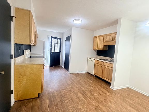 5th image of 11622 S Williamsburg Dr