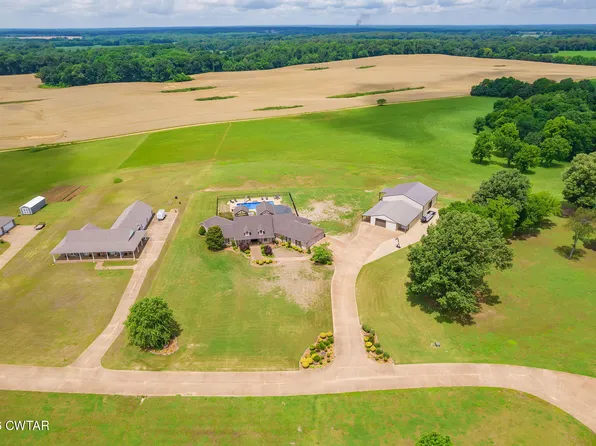 1491 Burrhight Rd, Bells, TN 38006