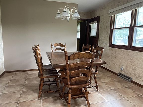 4th image of 4418 Saint Annes Way