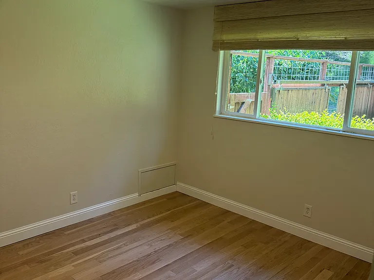 238 Campus Dr — Photo 10