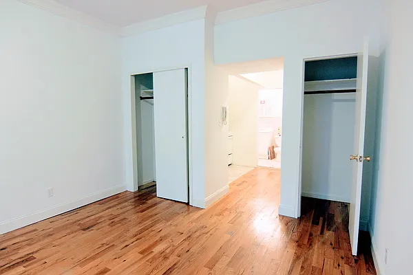 Rented by Voro, LLC | media 20