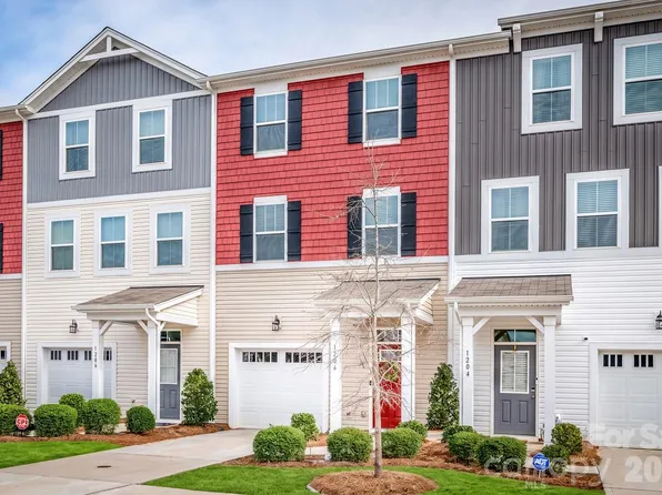 1206 Keydet Dr, Charlotte, NC 28216
