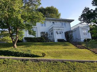 820 Observatory Dr, Saint Albans, WV 25177