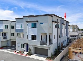 7255 Aura Cir, Huntington Beach, CA 92647
