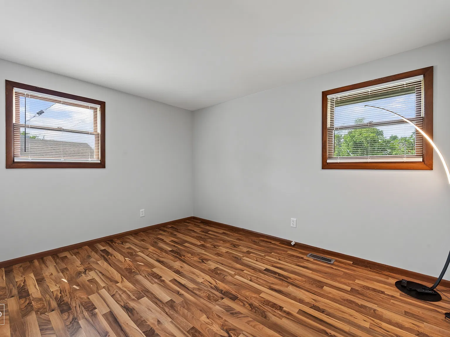 3 bed, 904 sqft, $2,600 — Photo 3