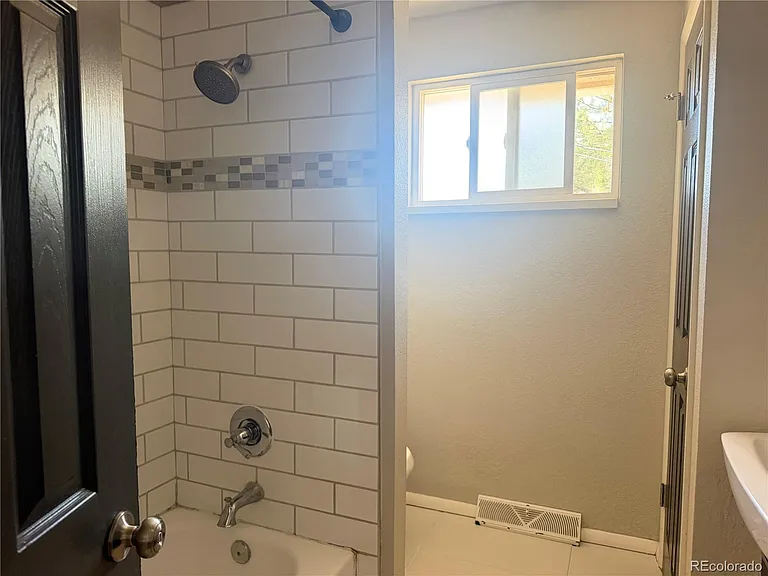 3470 W Arizona Ave — Photo 11