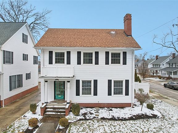 3rd image of 15602 Lake Ave