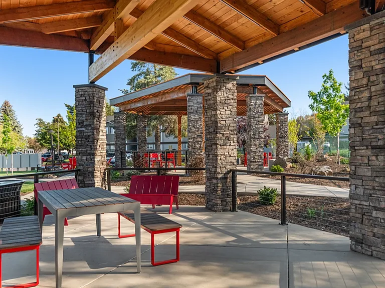 Sienna Pointe — Photo 10
