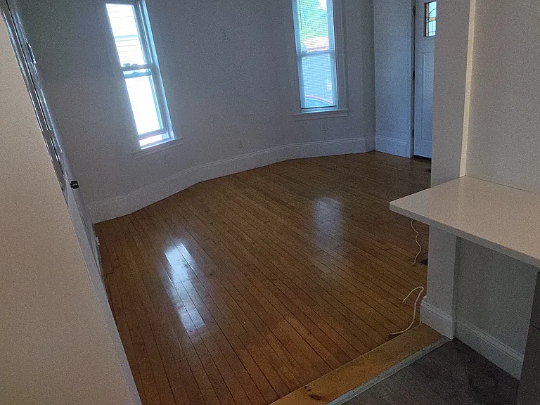 90 Como Rd #1 — Photo 5