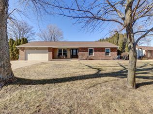 12749 Lawrence Rd, Sterling, IL 61081