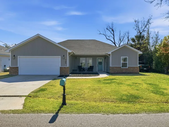 705 W 8th St, Lynn Haven, FL 32444