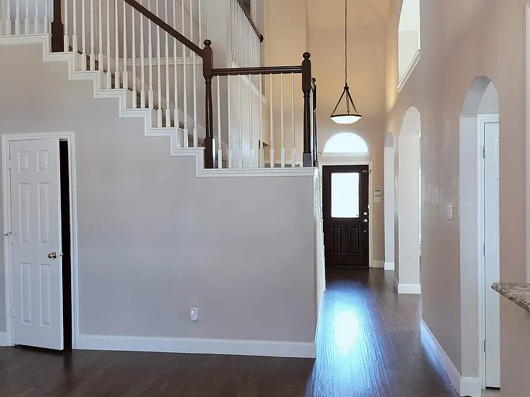 8001 Case Dr — Photo 49