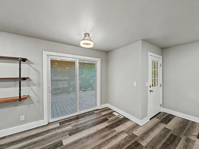 24 Hampstead Ln — Photo 4