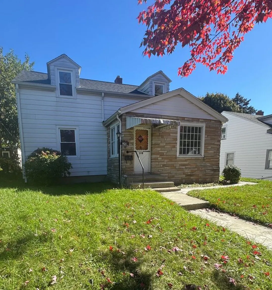 4 bed, 1285 sqft, $2,000 — Photo 1