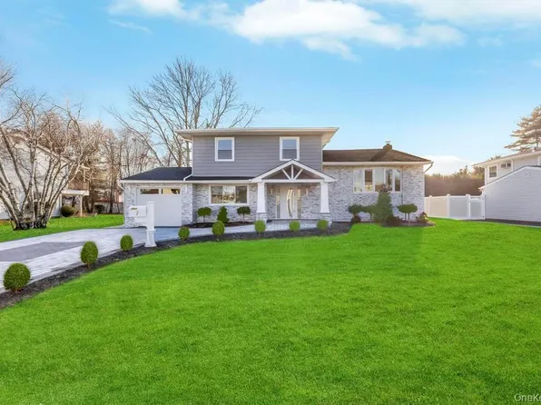 7 Suzanne Lane, Bethpage, NY 11714