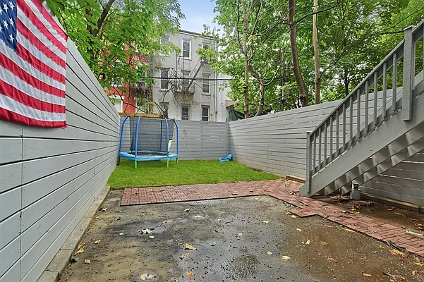 Rented by Compass | media 9