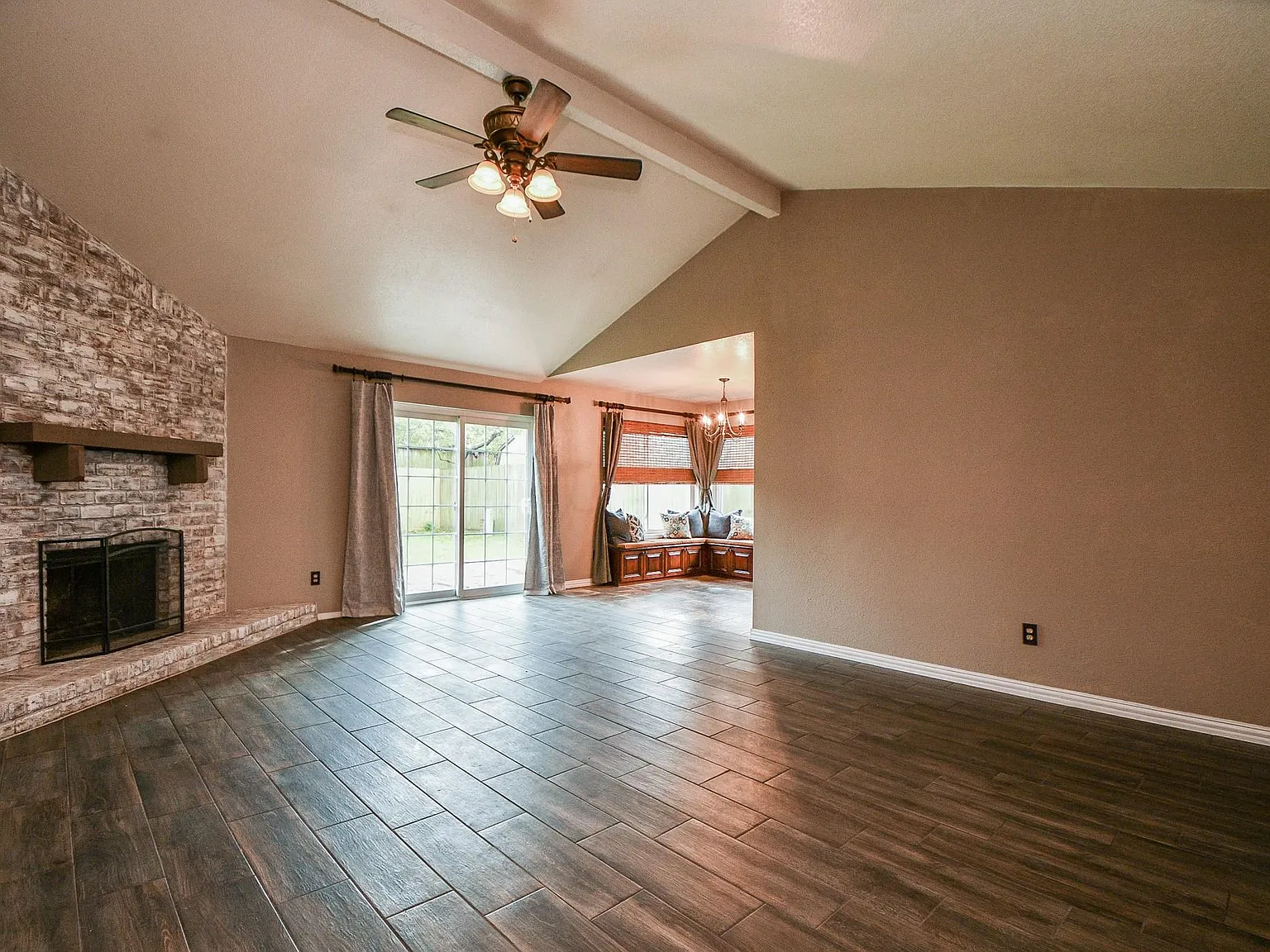 4 bed, 2.0 bath, 1684 sqft, $1,950 — Photo 4