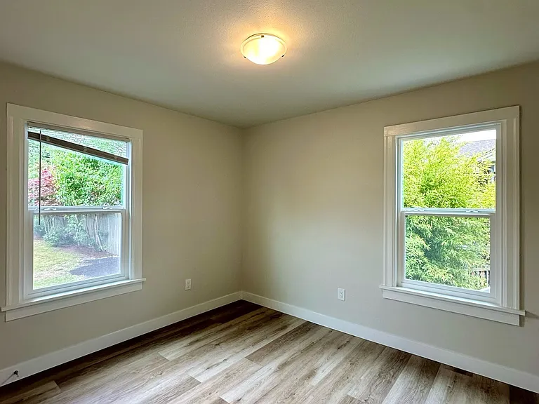 9746 Phinney Ave N #1 — Photo 23