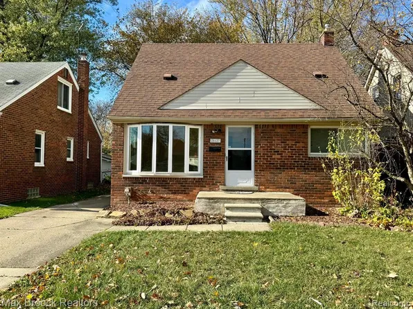 28127 Joan St, Saint Clair Shores, MI 48081