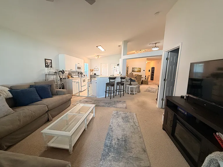 687 Collier Lake Cir — Photo 10
