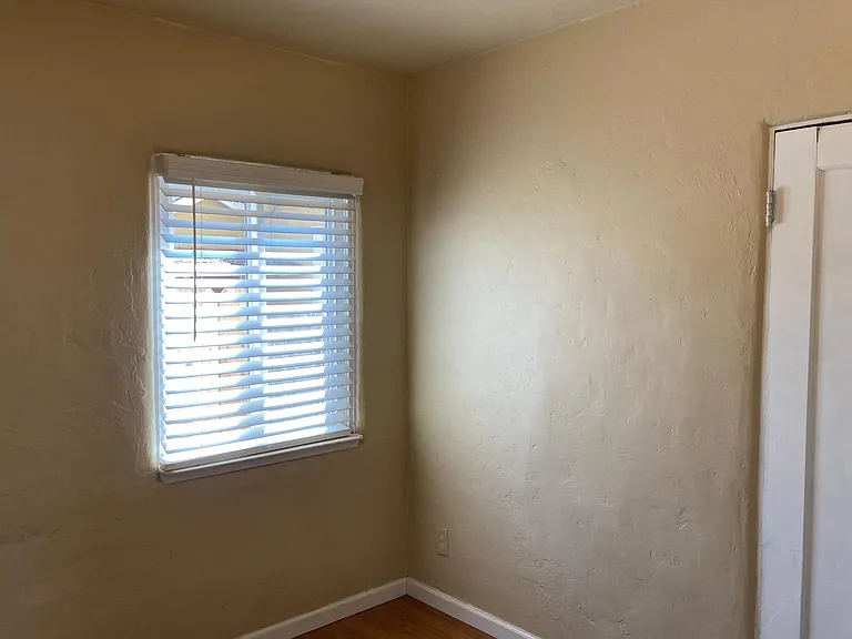 978 Harcourt Ave — Photo 26