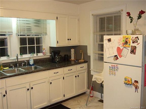 5th image of 115 Taft St
