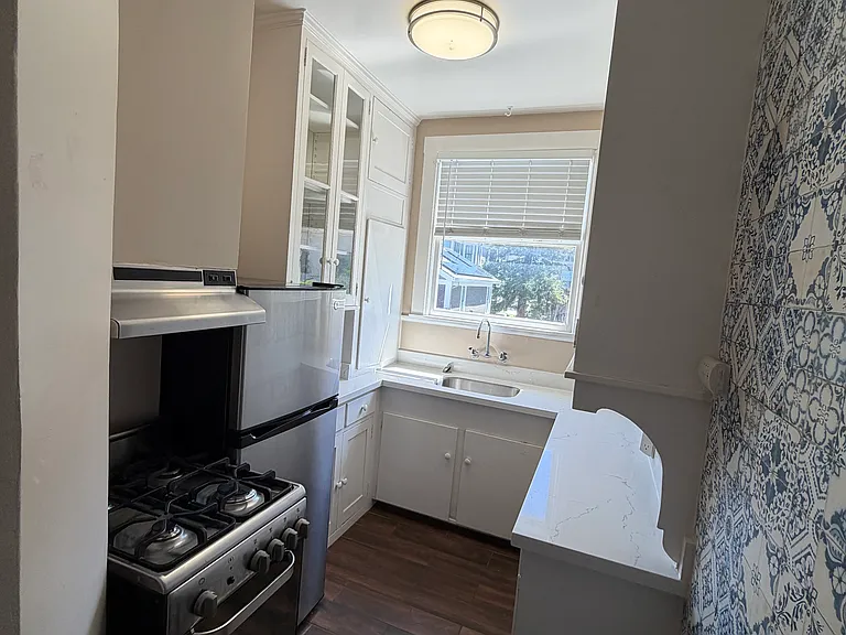 1519 Walnut St #6 — Photo 16