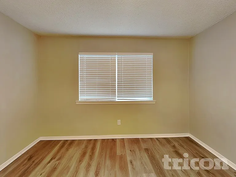 1210 Green Hill Dr — Photo 10