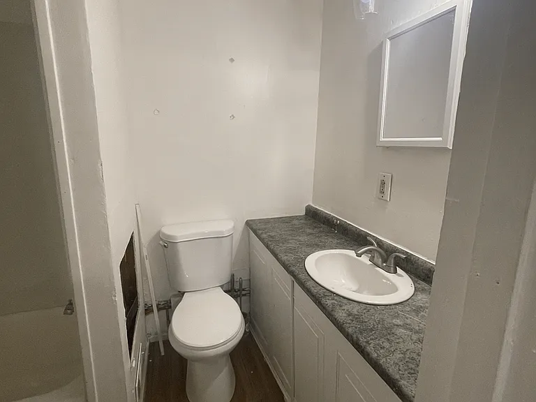 271 Locust Ave — Photo 4
